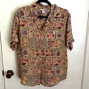 Vintage Anna and Frank 100% Silk size Small/ fits like M Button short sleeve